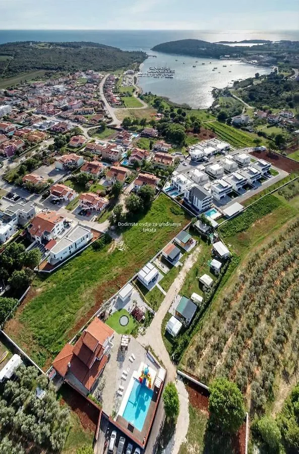 Mobilehome Elena Premium With Pool, Istria Banjole 0*,  Croacia